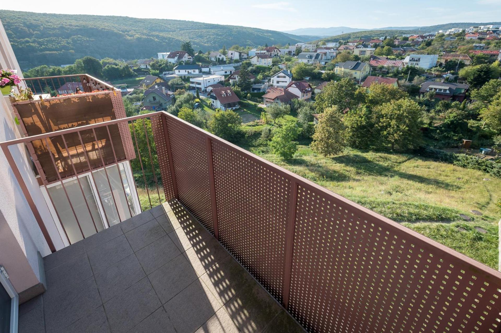 3 Luxury With Private Parking Kosice